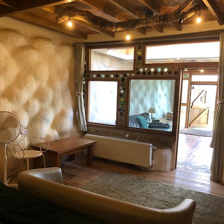 Rabbits 1Or 2 Bedroom Hobbit Style Hillset Earthen Dartmoor Eco Home South Brent Buitenkant foto
