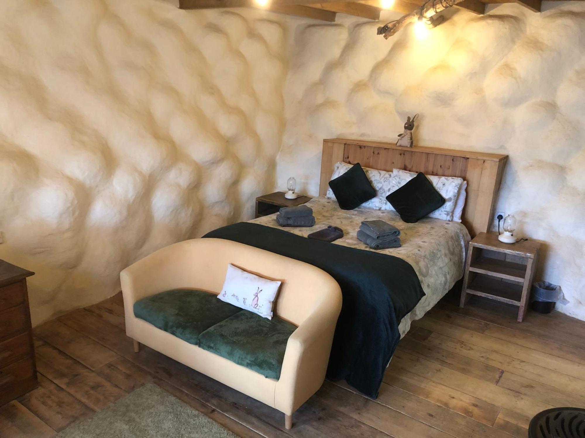 Rabbits 1Or 2 Bedroom Hobbit Style Hillset Earthen Dartmoor Eco Home South Brent Buitenkant foto