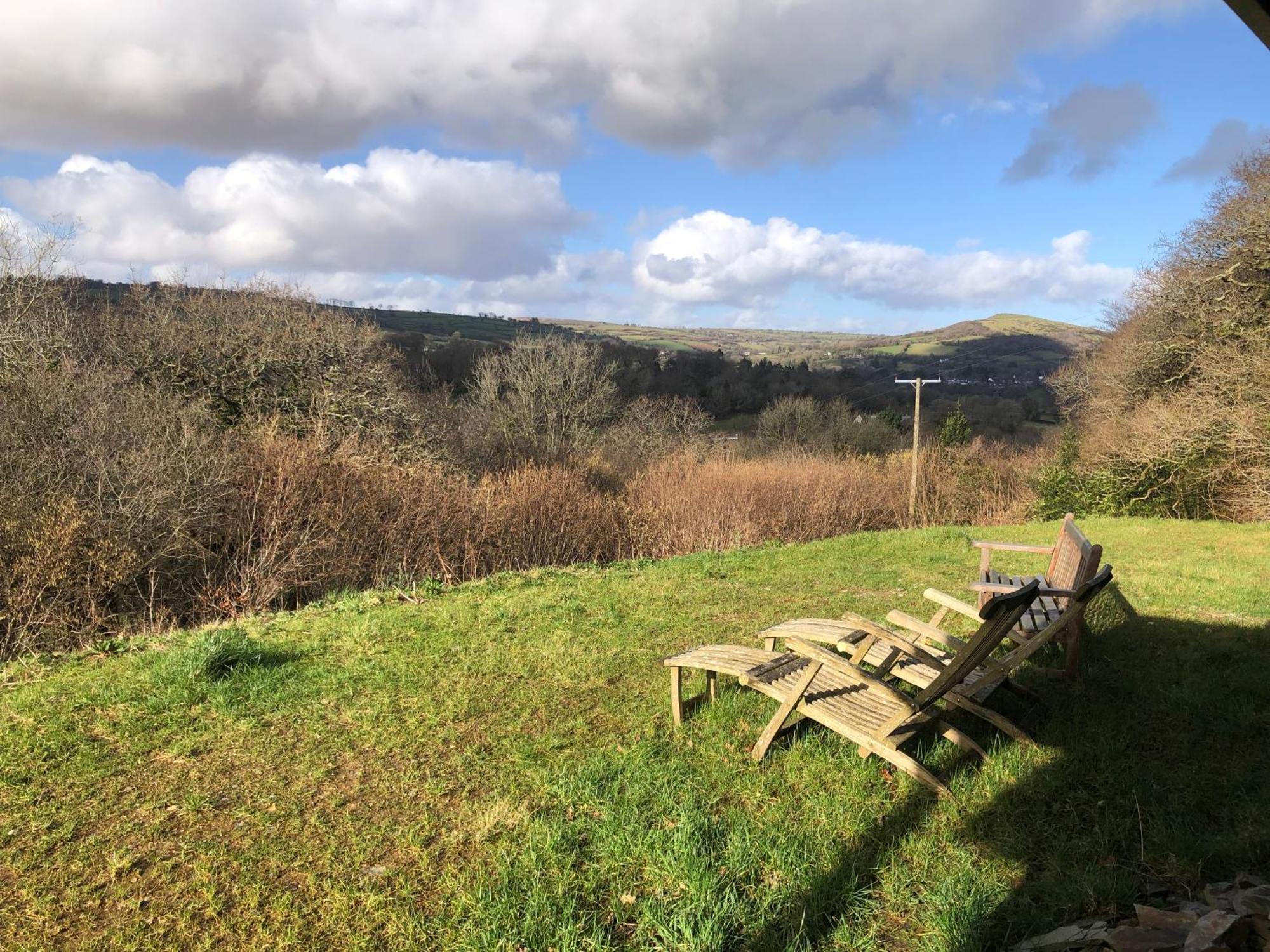 Rabbits 1Or 2 Bedroom Hobbit Style Hillset Earthen Dartmoor Eco Home South Brent Buitenkant foto
